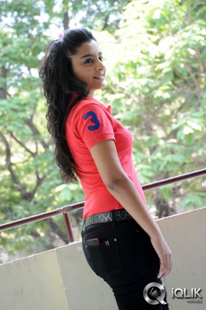 Alisha-Baig-at-Basanti-Movie-Audio-Success-Meet